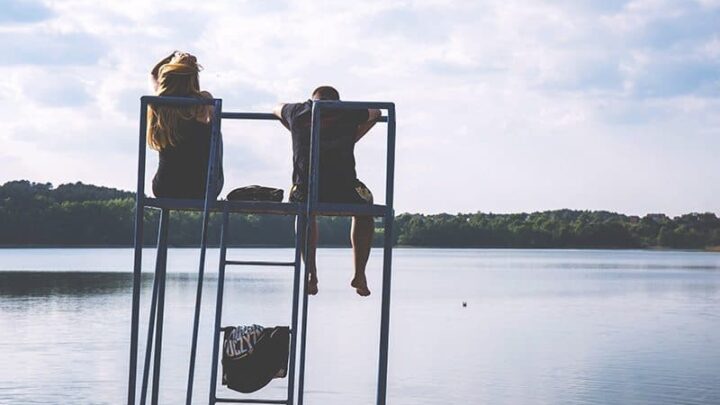 6 Telltale Signs He’s Not That Into You