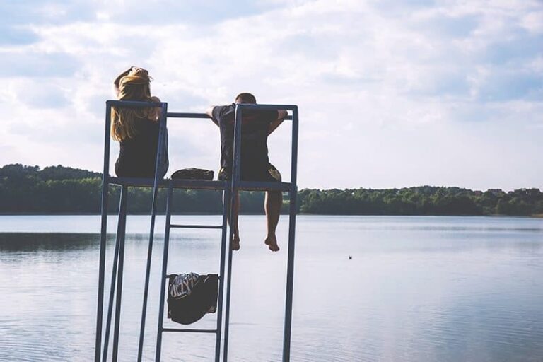 6 Telltale Signs He’s Not That Into You