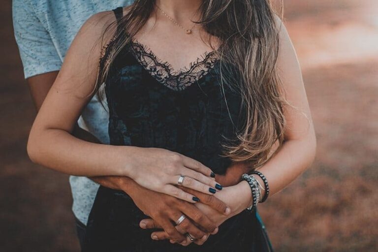 4 Reasons Women Stay in Bad Relationships