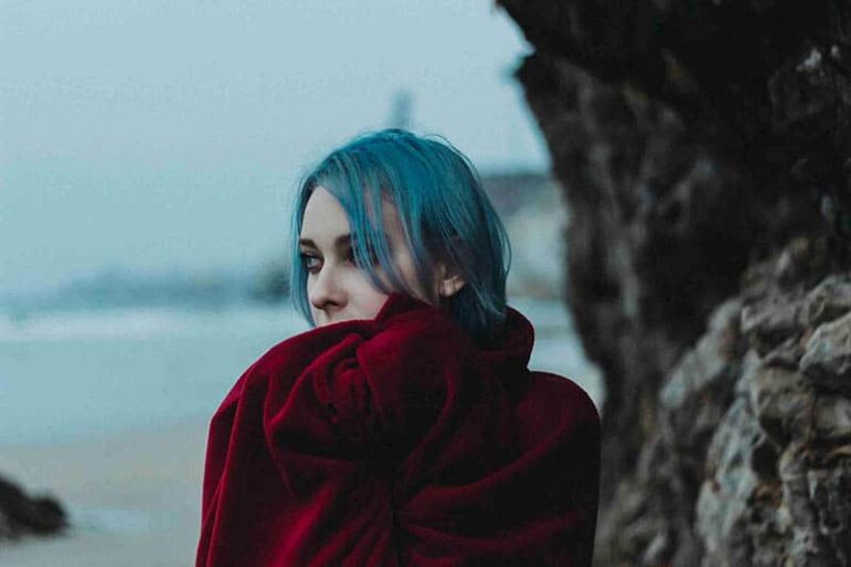 7 Undeniable Signs You’re Suffering From Love Addiction