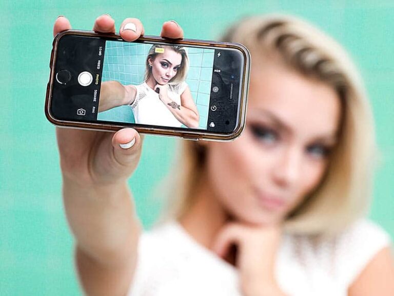 What Does Your Selfie Say About Your Personality?