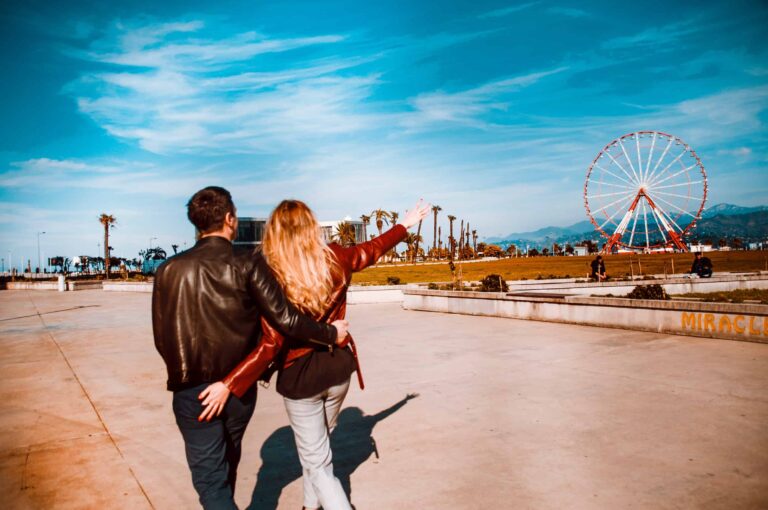 She’s Not TRULY Yours FOREVER Unless She Does These 12 ‘Clingy’ Things