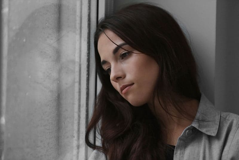 7 Ways How Girls With Anxiety Love Differently
