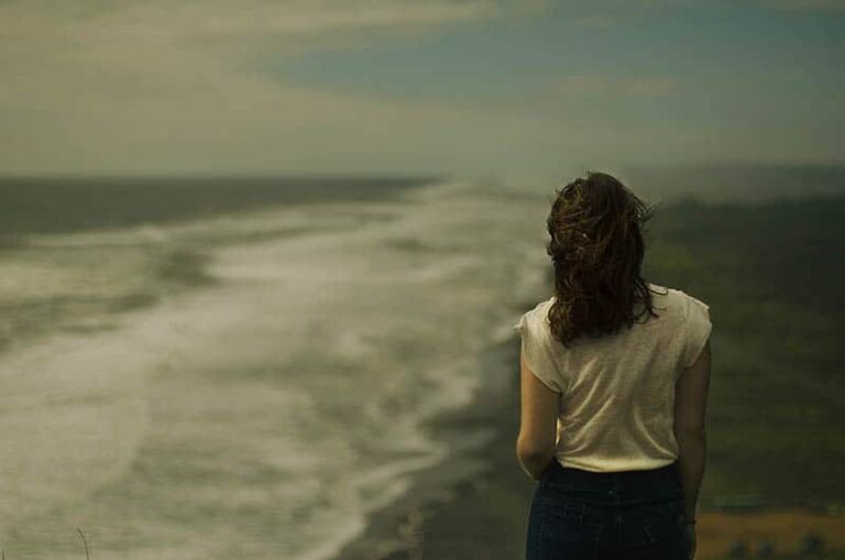 16 Things Each and Every Overthinker Will Understand