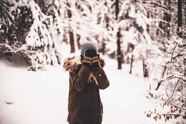 5 Things You Need To Know When Dating A Shy Girl