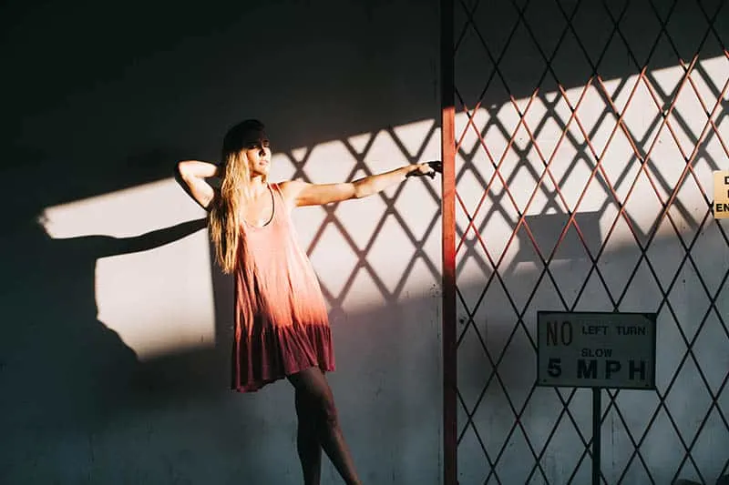 5 Ways How The Girl With A Soft Heart And Harsh Mind Loves Differently