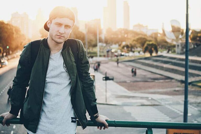 5 Signs You’re Dating A Grown-Ass Man