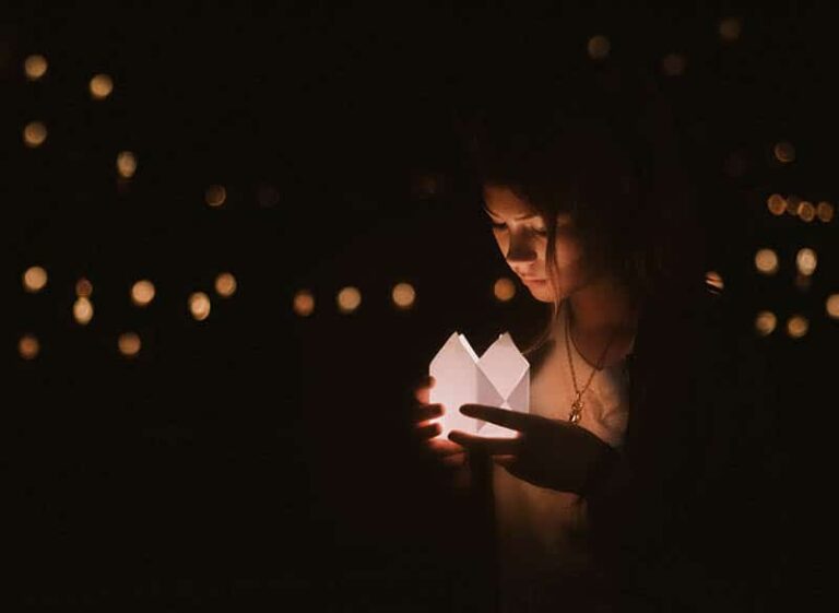 A Letter To The Girl Who Thinks She’s Unlovable