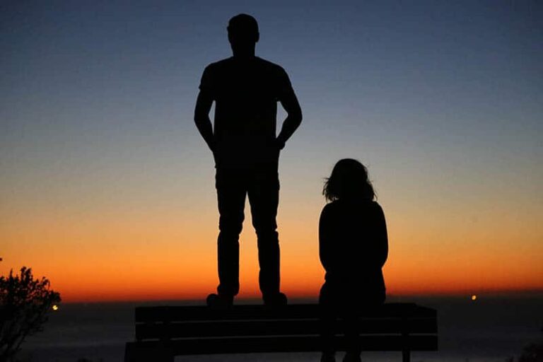 6 Obvious Signs That You’re In A Codependent Relationship And How To Overcome It