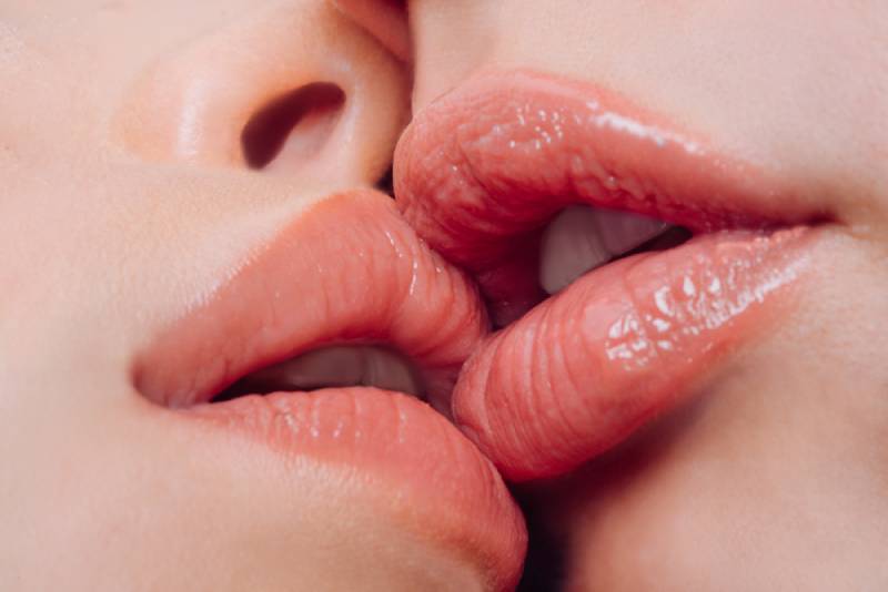 close up photo of women lips