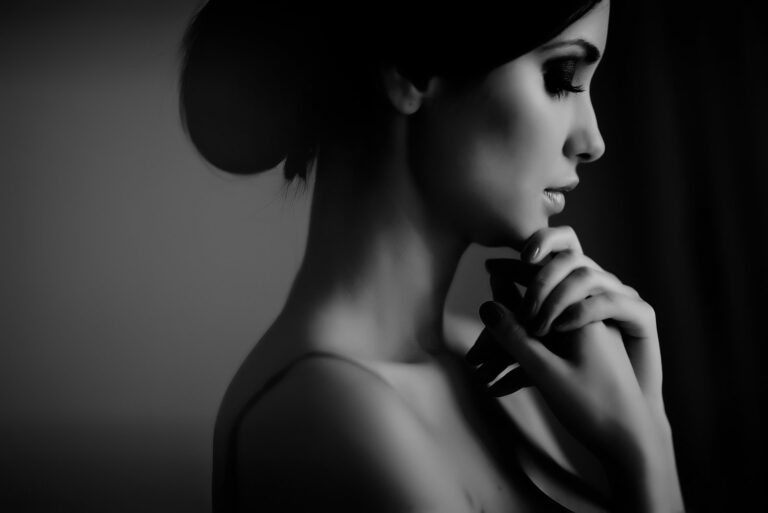 profilo di una bella donna