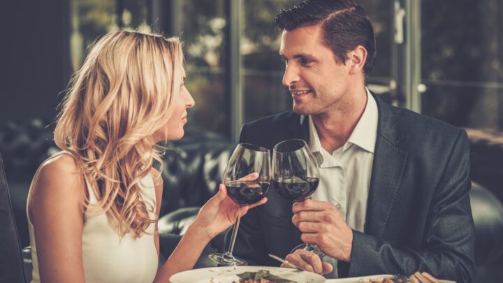 9 Ways To Spot A Narcissist On A First Date