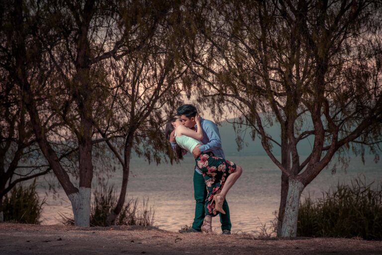 10 Heart-Warming Signs You Are Dating Your Future Husband