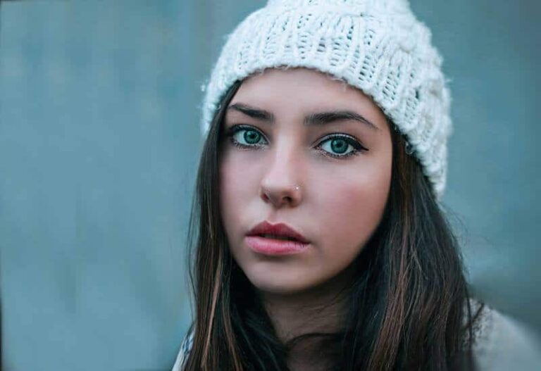 What Micro-Cheating Is (And Why It Can Be Dangerous)