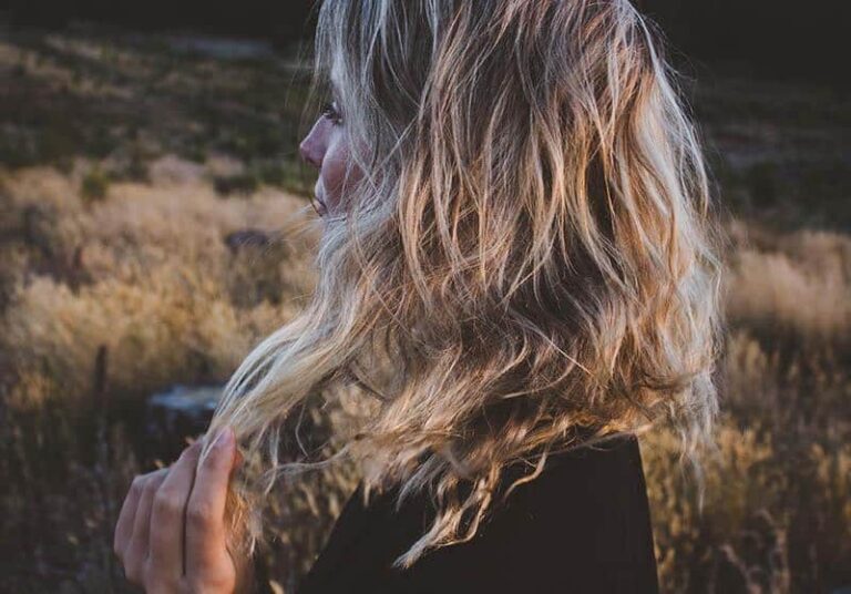 7 Habits Of Women Stuck In Toxic Relationships