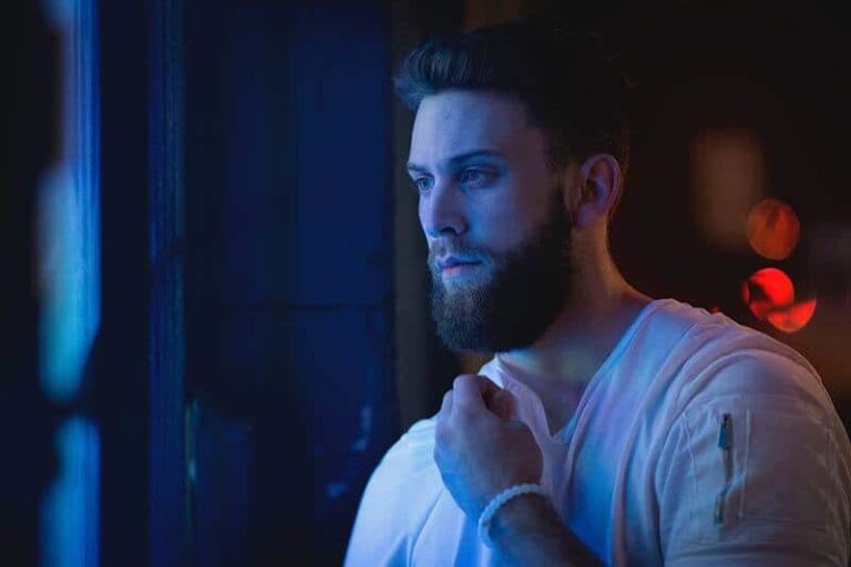 4 Things To Do If He’s Falling Out Of Love With You