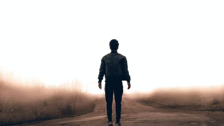 5 Cosas Que Hacer Cuando Un Hombre Emocionalmente Indisponible Sigue Volviendo