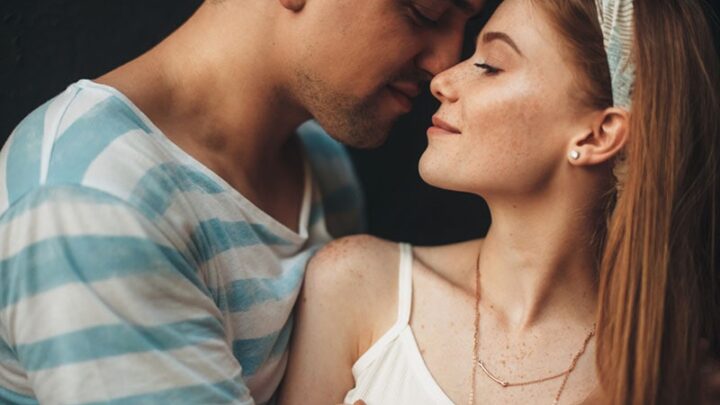 How To Kiss Each Zodiac Sign? (Kissing Style According To Astrology)