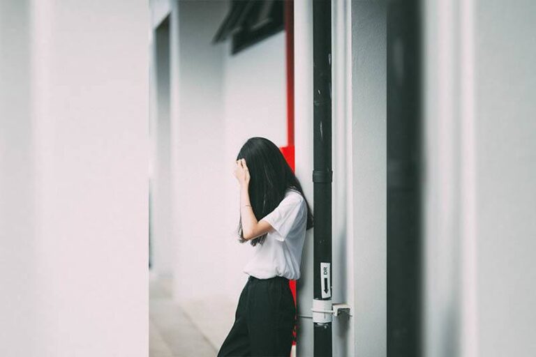 7 Signs That You Have Trust Issues