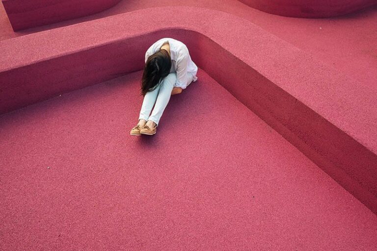 5 Types Of Destructive Relationships You Should Avoid At All Costs