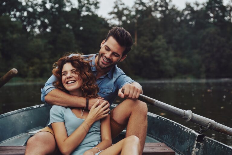 the couple in love enjoys kayaking