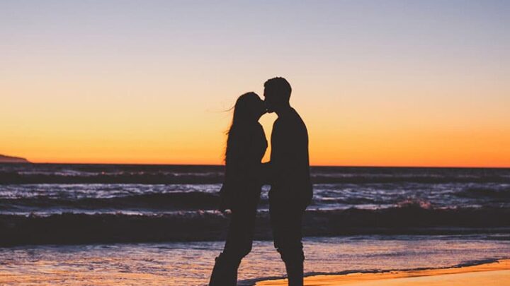 15 Swoon-Worthy Reasons Why I Want To Kiss You ASAP