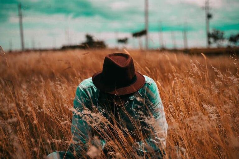 12 Red Flag Signs He Is Emotionally Unbalanced