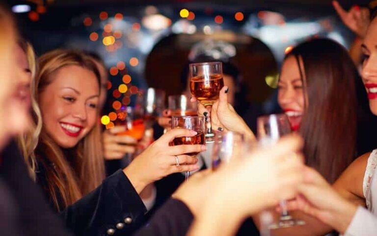 15 idee alternative e convenienti per una serata tra ragazze
