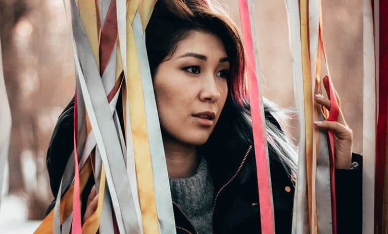 6 Signs That You Haven’t Accepted Your Breakup (Yet)