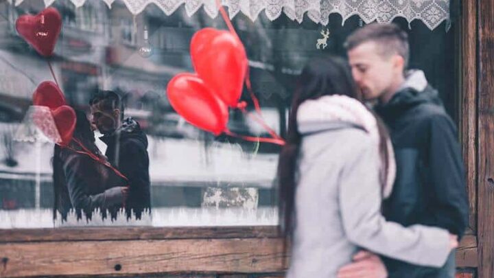 11 Old School Dating Habits We Should Totally Bring Back To Life