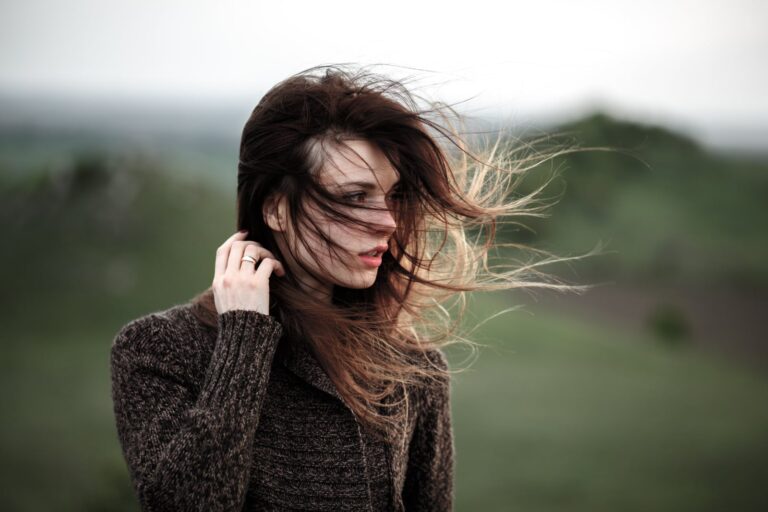 a girl whose wind is in her hair