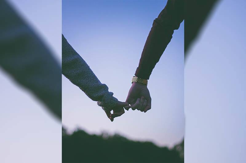 Is He Serious About Me? The Top 20 Signs He's Playing For Keeps