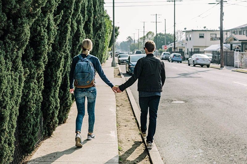 Is He Serious About Me? The Top 20 Signs He's Playing For Keeps