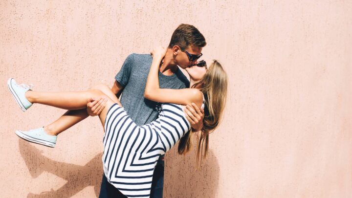 10 Key Differences Between Loving Someone And Being In Love