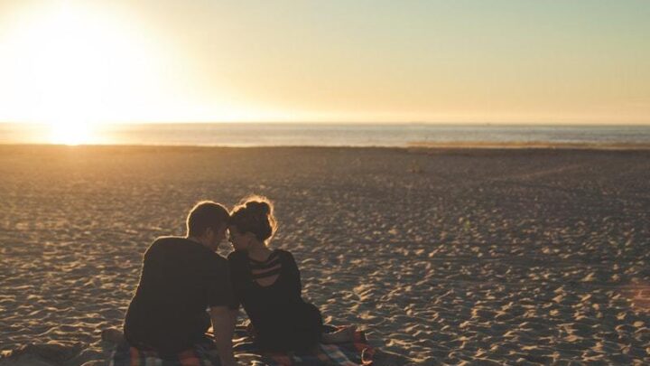 6 Crucial Things You Should Consider Before Dating A Friend