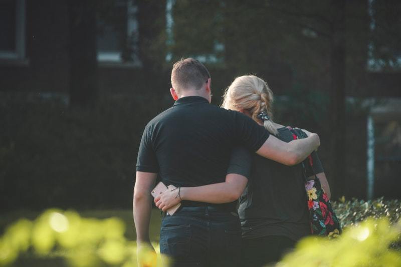 10 Key Differences Between Loving Someone And Being In Love
