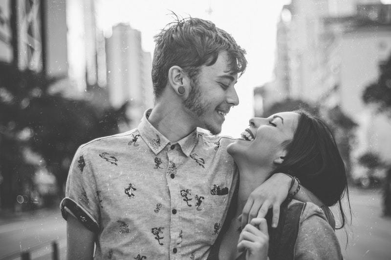 10 Key Differences Between Loving Someone And Being In Love