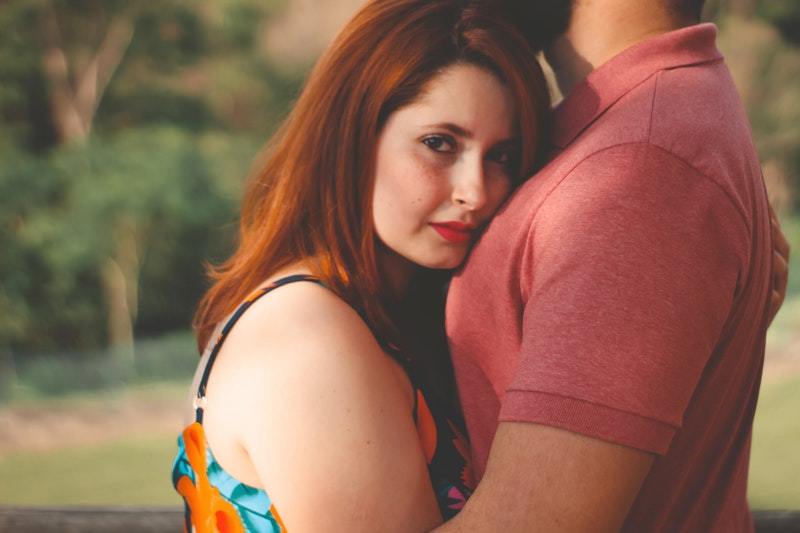 10 Key Differences Between Loving Someone And Being In Love