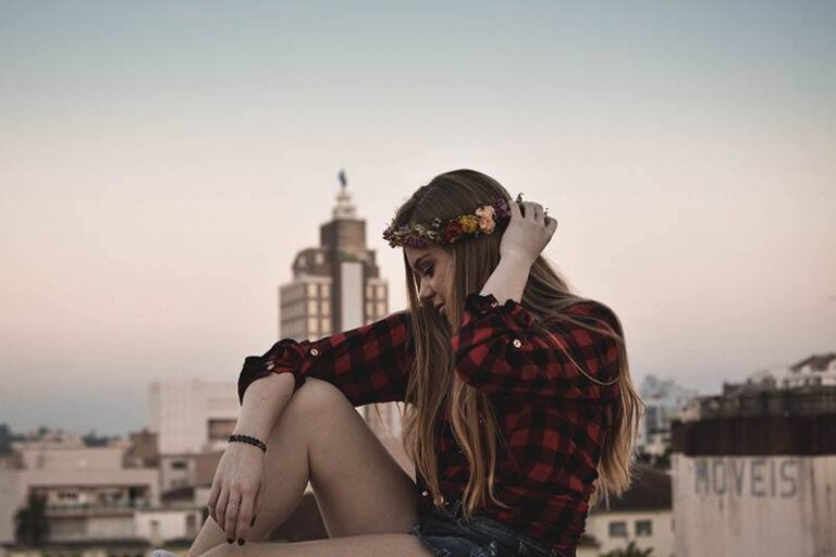 These 4 Toxic Beliefs Are What’s Keeping You From Finding Love