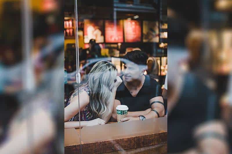 How To Start A Conversation With A Guy? 10 Foolproof Tips
