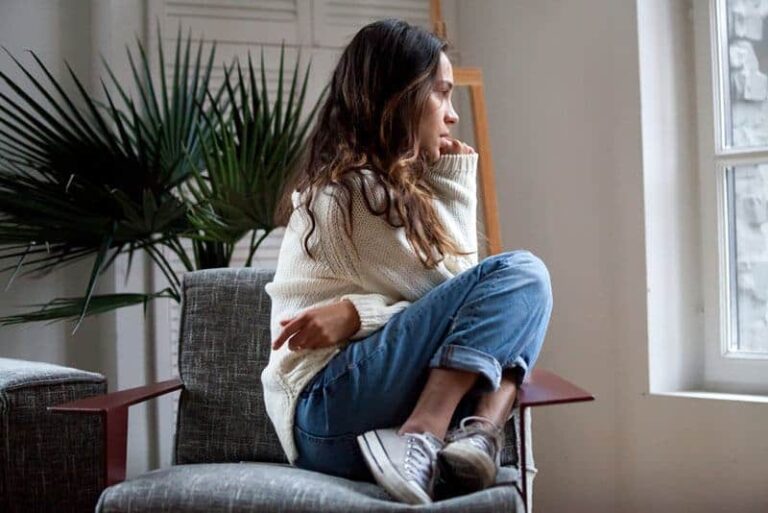 8 Things You Unconsciously Do That Reveal Your Insecurities