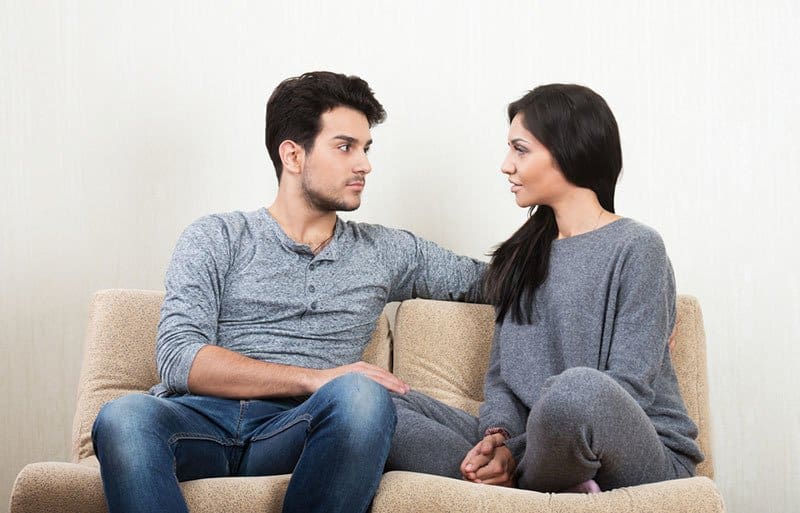 10 Things That Make Him Think She’s Desperate
