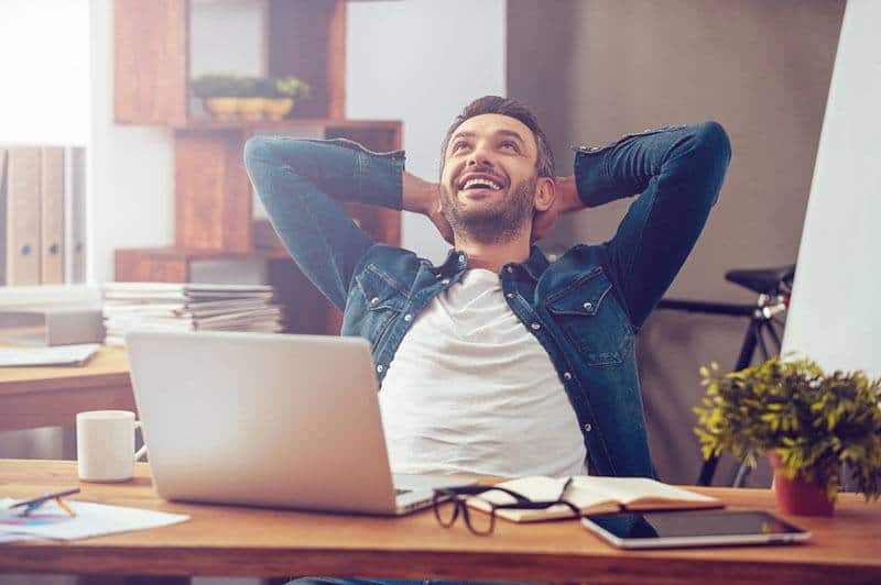 7 Thoughts Every Man Has When He Meets The One