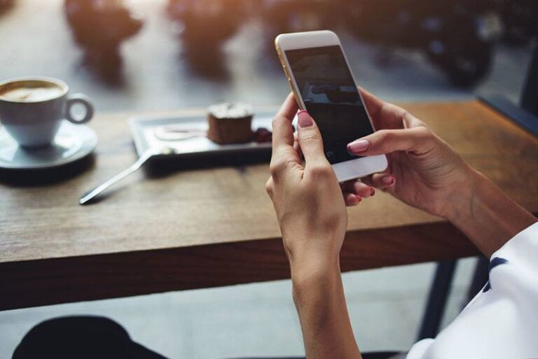 7 Worst Text Messages To Send Him During A Fight