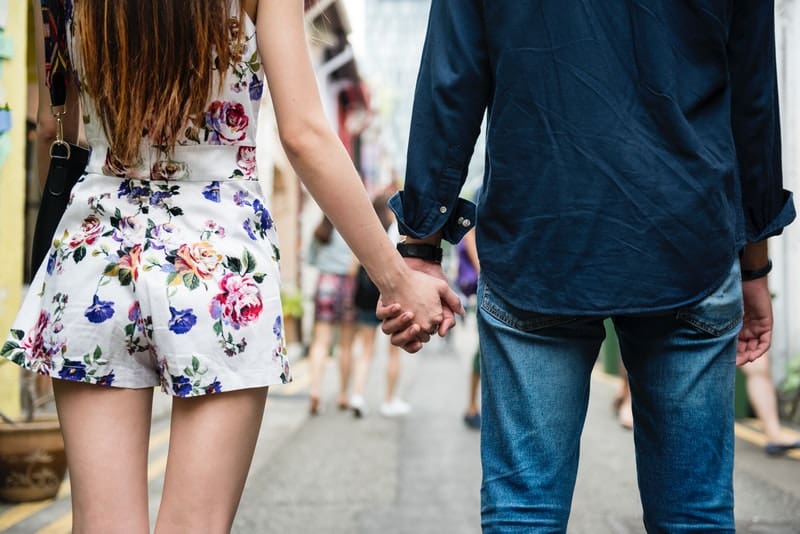 10 cosas que los hombres adoran cuando salen con alguien pero que odian en una relación