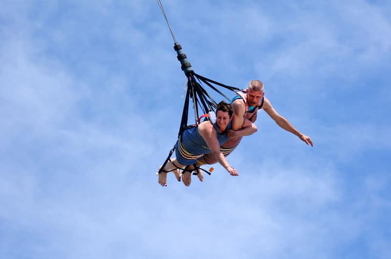 couple took bungee jump together