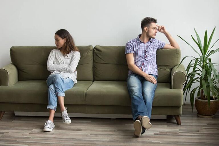 7 Early Signs The Guy You’re Seeing Is Not Who He Says He Is