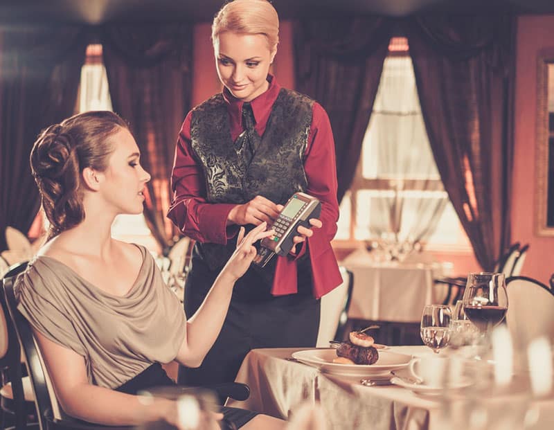 10 Alarming Signs You Are In A Relationship With A Freeloader