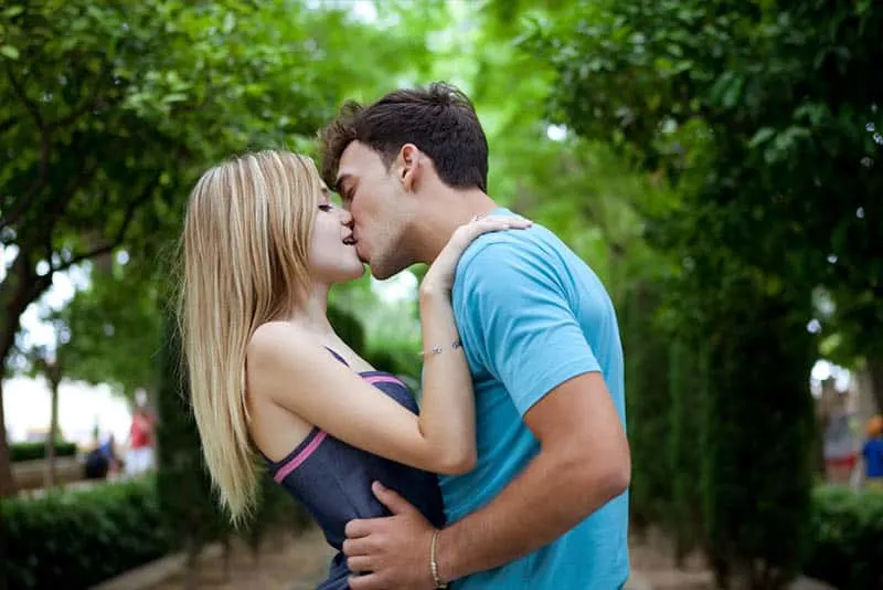 The 10 Worst Kissing Mistakes That Will Totally Ruin The Mood