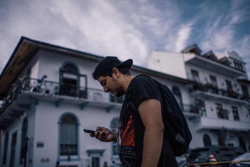 10 Texts Guys Send That Have Secret Meanings (Don't Fall For Them!)